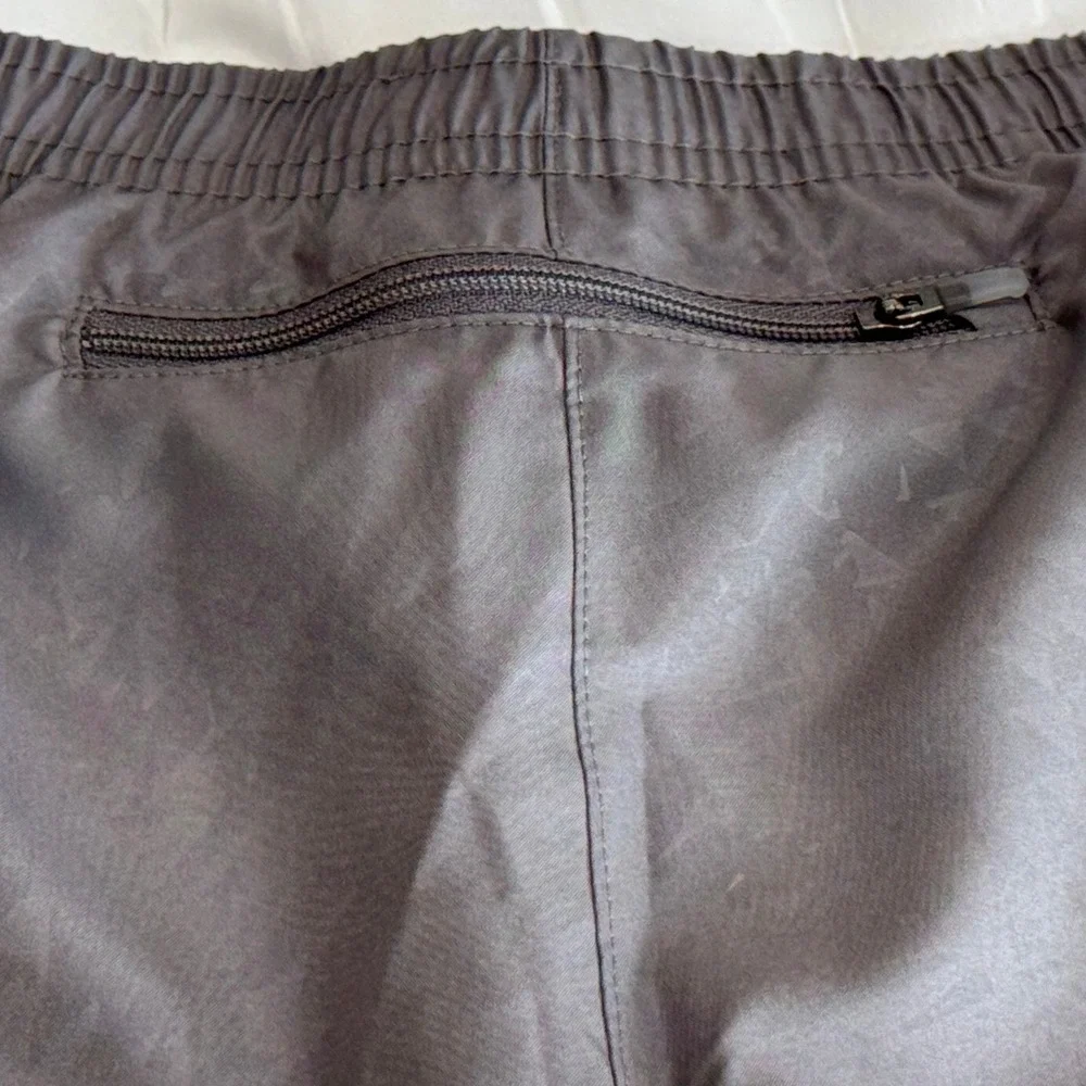 Nike Womens XL Dri-FIT Running Shorts Gray Athletic Gym‎ Zipper Pocket